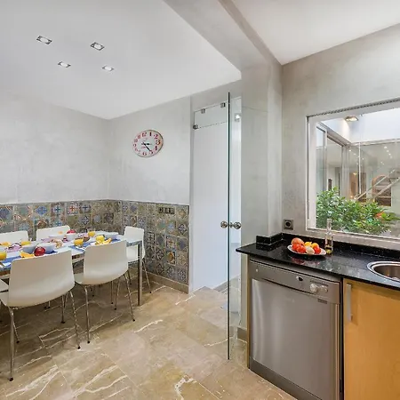 Ca Se Predine - Mediterranean Styled Townhouse Villa *